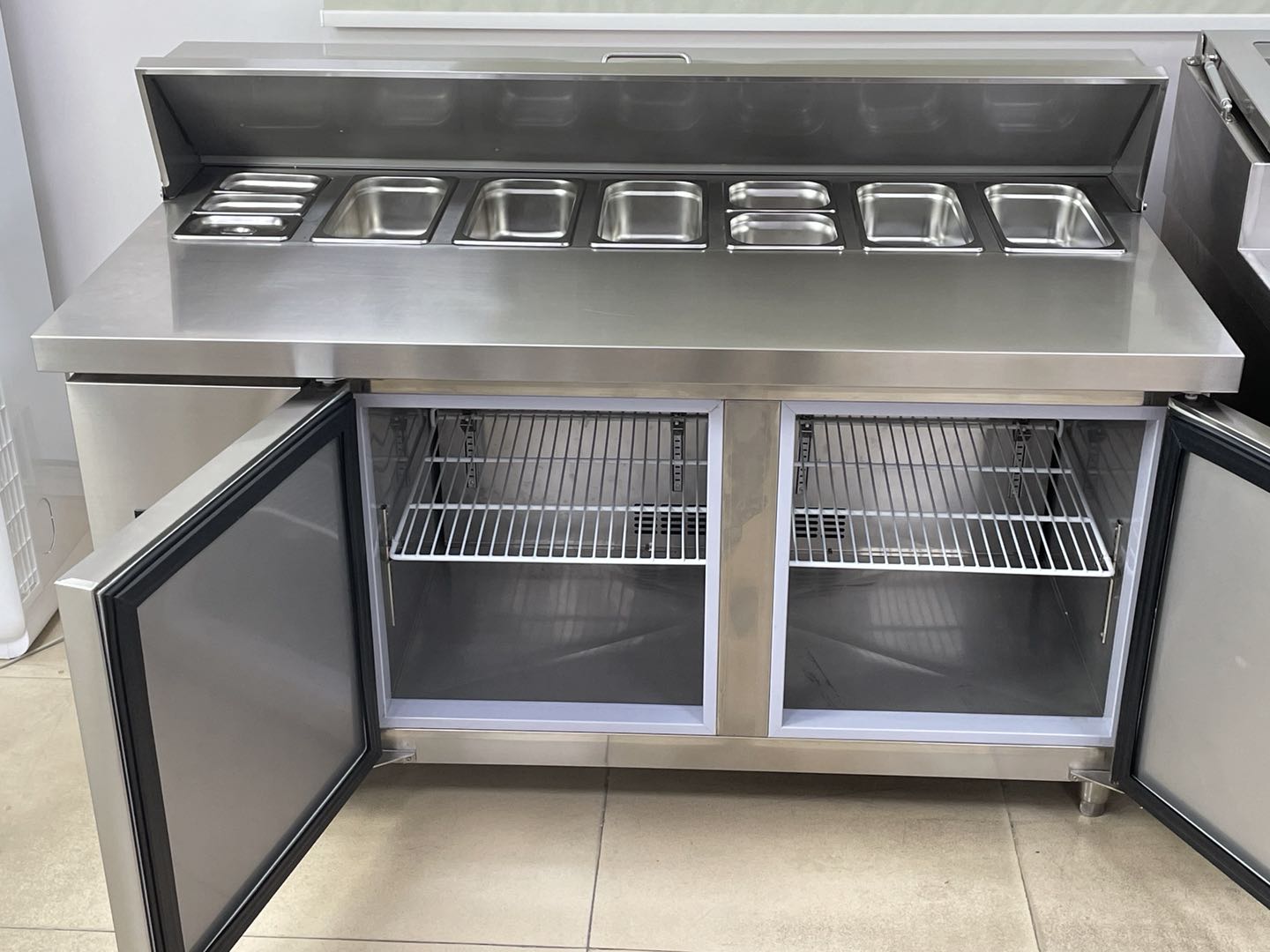 ثلاجة تجارية مدمجة ببابين لتحض - مراجعة Food Storage In Cooler وسعره